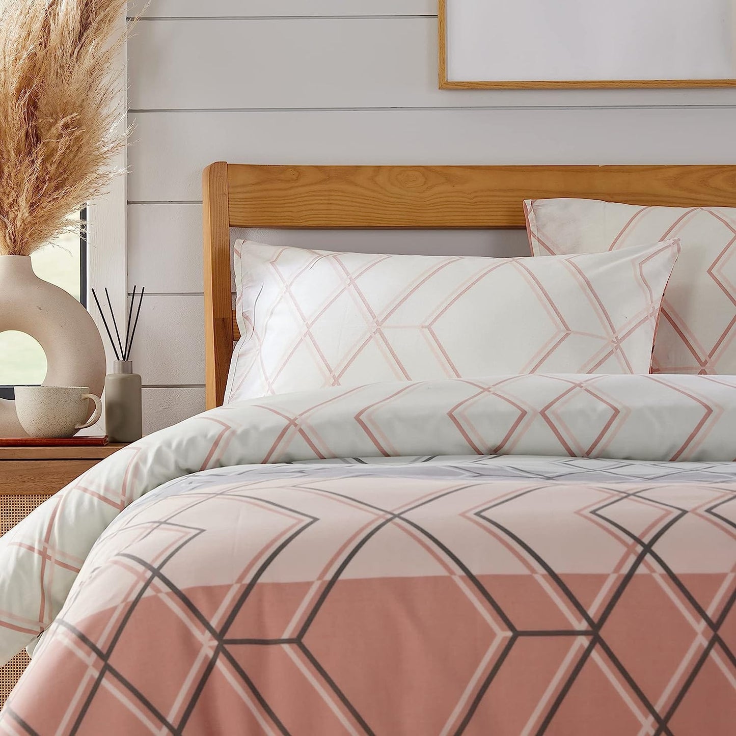 Havanna Geo Reversible Luxury Cotton Blend Duvet Cover Set with Pillowcases in Pink and Teal Single Double King by OLIVIA ROCCO